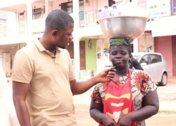 Baby daddy threatens to shun responsibility if son chooses to stay with mom