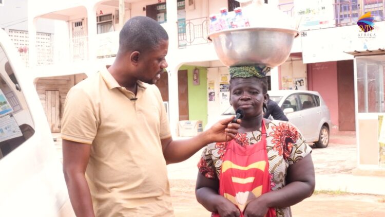 Baby daddy threatens to shun responsibility if son chooses to stay with mom